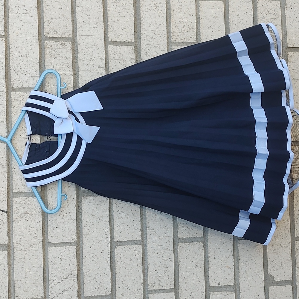 Bonnie Jean Dress - Picture 3 of 10